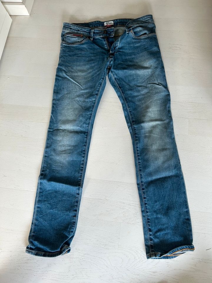 Tommy Hilfiger Scanton Jeans 31/32 in Düsseldorf