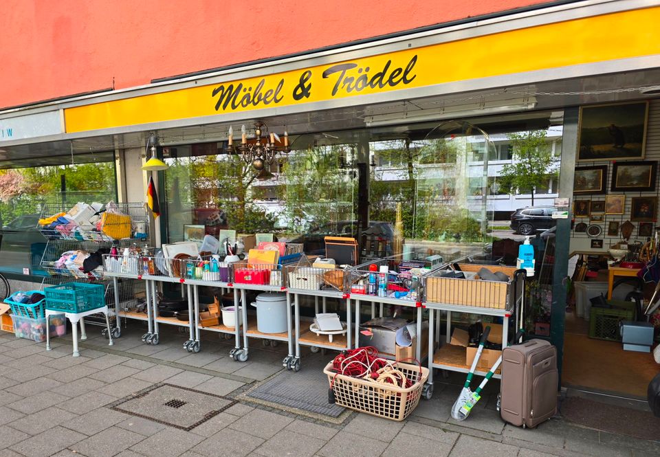 Möbel und Trödel - Der Trödelladen in München Laim, Flohmarktladen, Flohmarktgeschäft, Trödelgeschäft, Vintage, Gebrauchtes in München