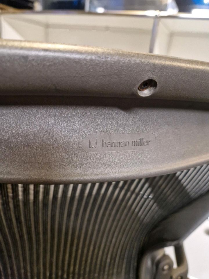 Herman Miller, Aeron, grosse B, gebraucht, Kunststoff Armlehnen in Kirtorf