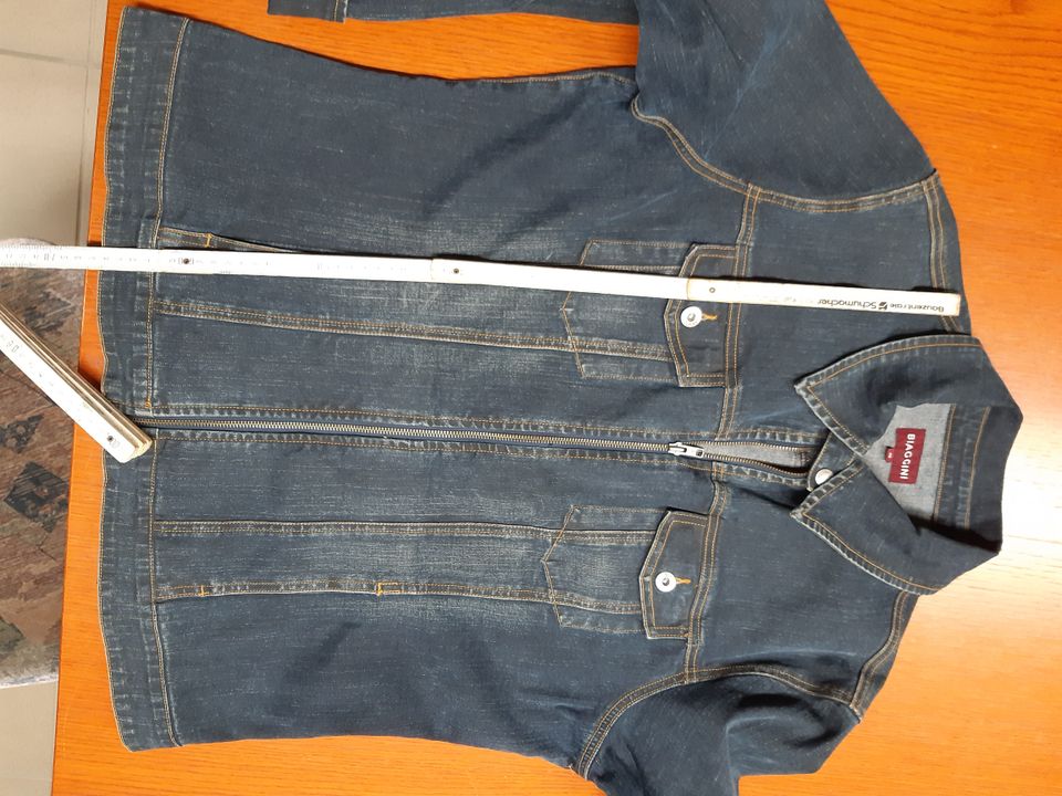 Jeansjacke mit Reißverschluss Jacke Jeans Gr. 46/48 in Mechernich