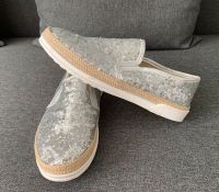 Slipper Sommerschuhe Sneaker Urlaub Silber Gr.37 Neu+OVP Niedersachsen - Bardowick Vorschau