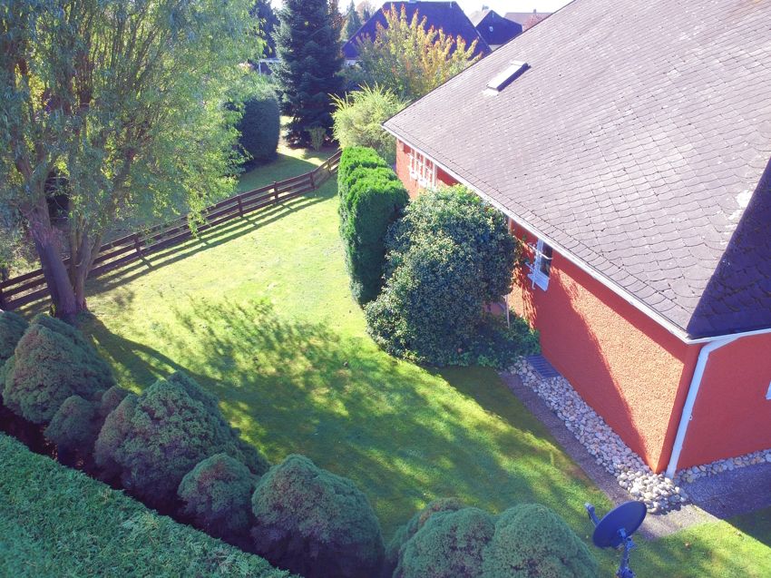 Großzügige, repräsentative Villa m. Garage auf gepflegtem, eingewachsenem Grundstück in ruhiger Lage in Ruhstorf an der Rott