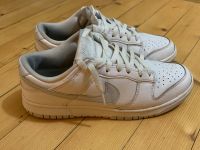 Nike dunk 42 weiß Turnschuhe Sneaker Rheinland-Pfalz - Bruchweiler Vorschau