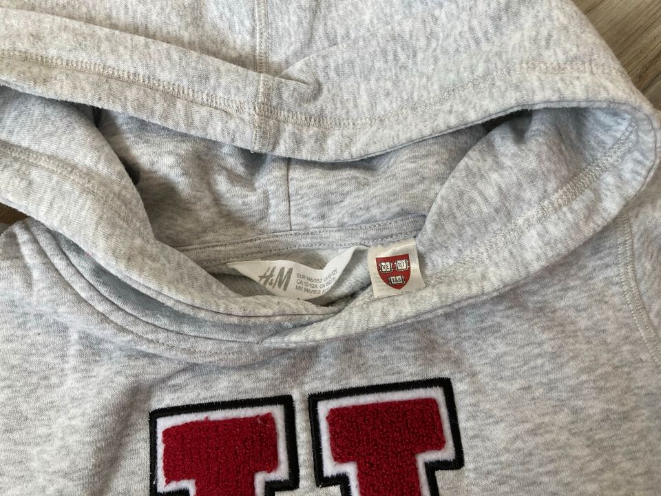 H&M Kapuzenpulli Pullover Pulli Hoddie Kapuze Harvard Gr 146 152 in Dresden