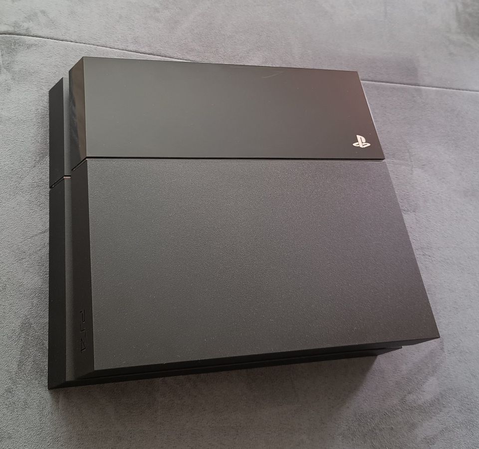 Sony Playstation 4 500 GB PS4 in Stadtallendorf