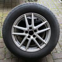 Renault Bridgestone Winterreifen auf Alufelgen 235/65 R17 Hessen - Glashütten Vorschau