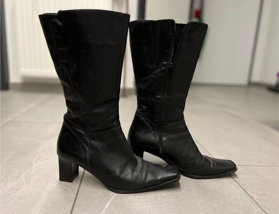 Schwarze Damen Stiefel mit Absatz neuwertig in Nordrhein-Westfalen - Unna |  eBay Kleinanzeigen ist jetzt Kleinanzeigen