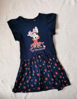 Süsses Minnie Mouse mit Erdbeeren Gr. 122 eher 116  Hansestadt Demmin - Stavenhagen Vorschau