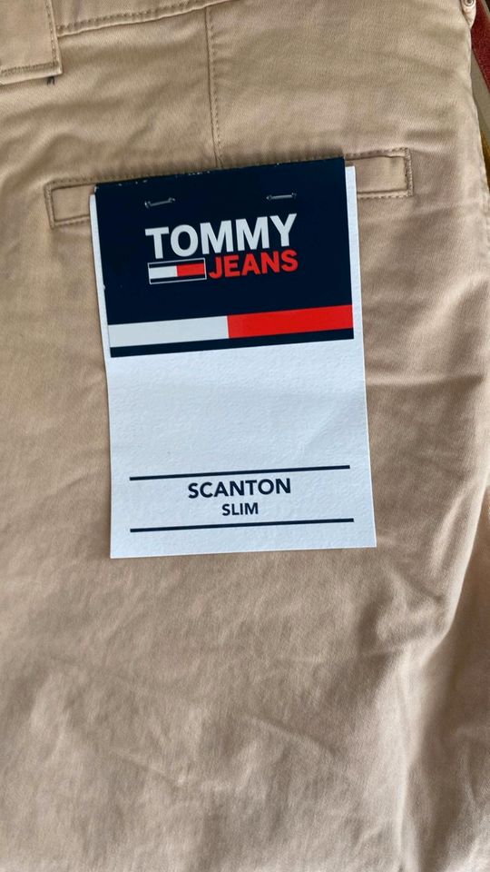 Tommy Hilfiger Chinohose SCANTON 33/34  NEU Etikett 99,90€ in Hamburg