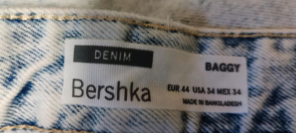 Bershka Baggy Herren Jeans Hose hellblau Gr 44 Neu! in Jarplund-Weding