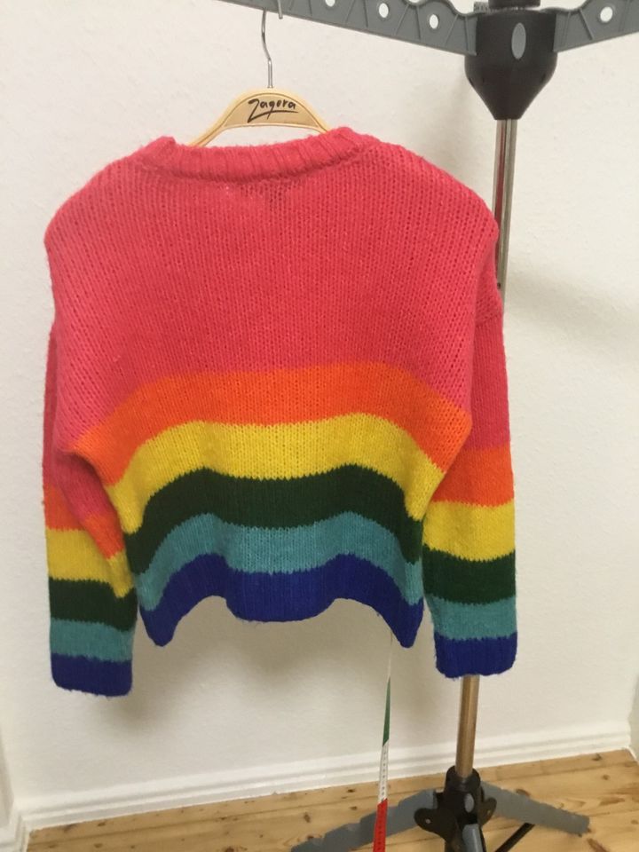 Pullover Regenbogenfarben in Berlin