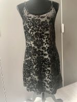 Sexy schwarzes Kleid mit Samt Samtmuster Trägerkleid Blumen Nordrhein-Westfalen - Windeck Vorschau