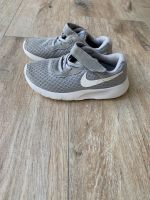 Nike Sneakers Gr. 27, grau Brandenburg - Teltow Vorschau