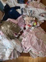 Baby-Kleidung☆Erstlings-Ausstattung☆ Größe 50-56 Frankfurt am Main - Bornheim Vorschau