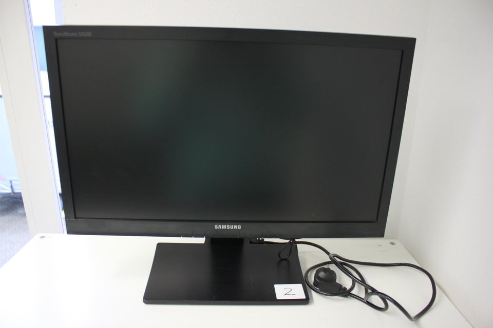 Samsung Monitor 2: SyncMaster SA200, 54.6 cm (21.5"), Full HD in Dettingen unter Teck