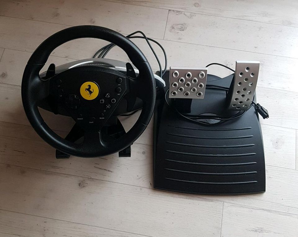 PlayStation 2 PS2 Thrustmaster Ferrari Lenkrad in Rhönblick