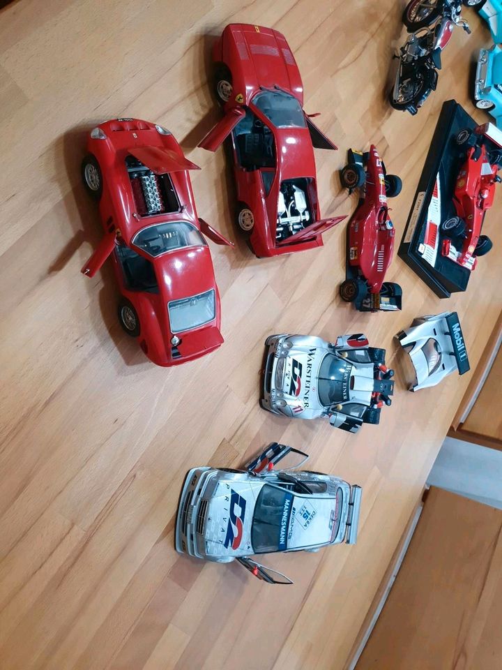 1:18 Sammlung Mercedes, Ferrari, Horex, Porsche, Ford, Chevrolet in Köln