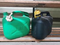 2 x 5 Liter Kanister zu verschenken Nordrhein-Westfalen - Würselen Vorschau
