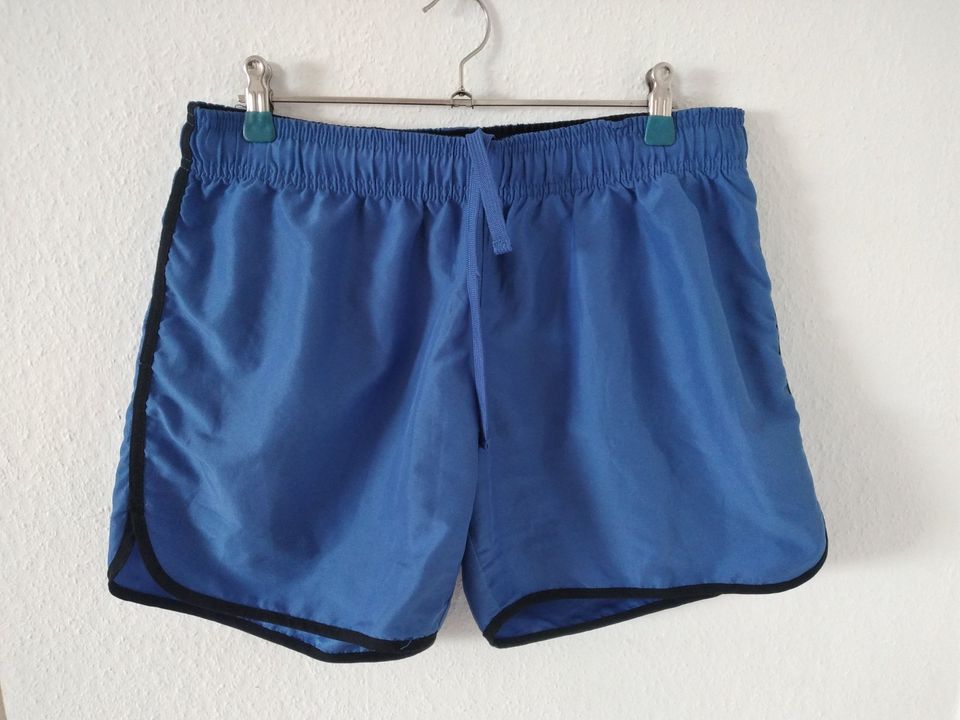 Unisex Sports Activwear Short / Hot Pan , Gr. M .. in Langenau