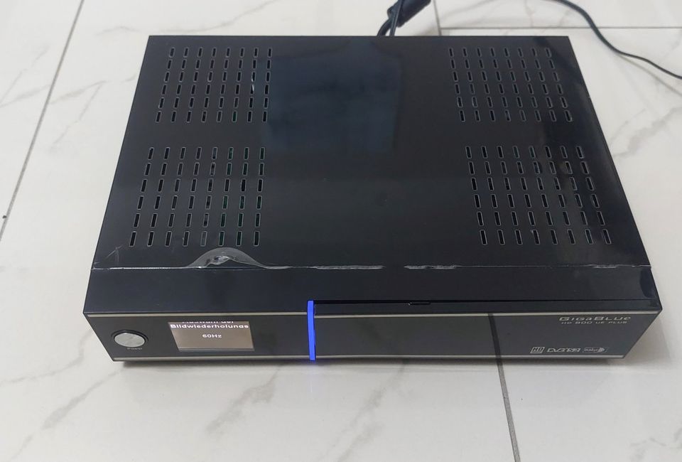 Giga Blue HD 800 UE PLUS HDTV Sat/Kabel TV Receiver OVP in Bochum