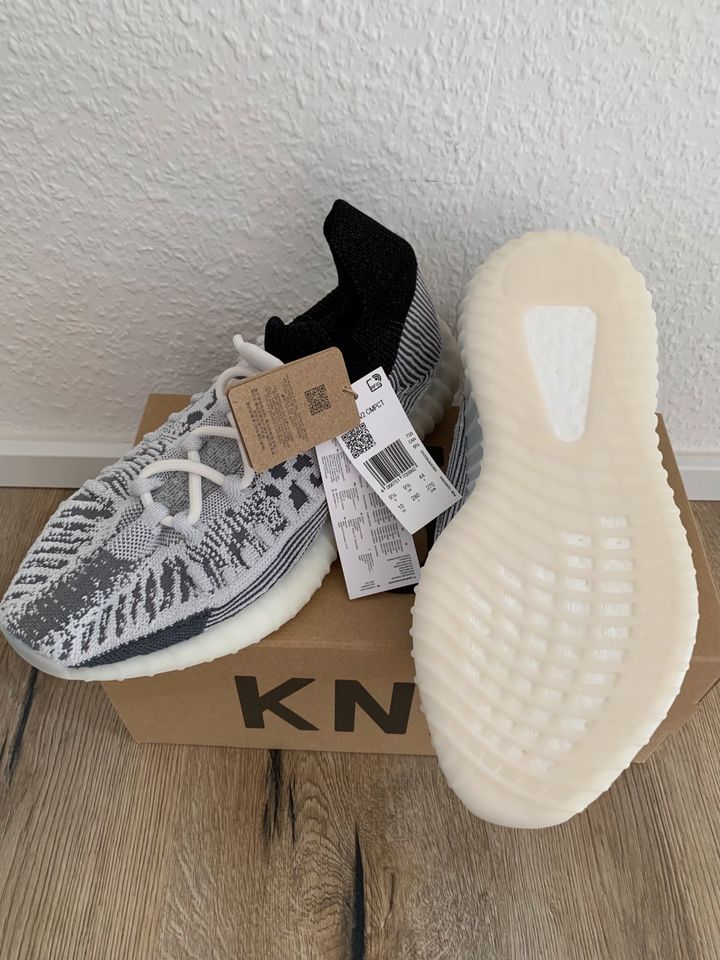 Adidas Yeezy Boost 350 V2 CMPCT in Schwieberdingen