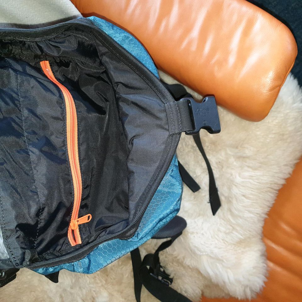 Lowe Alpine South Peak Centro 30 Rucksack in Altdorf