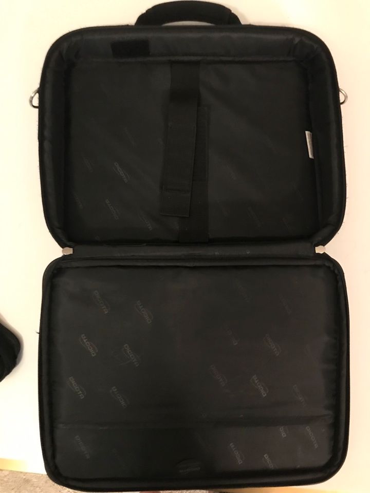 Laptoptasche inkl. Ladekabeltasche von Dicota in Filderstadt