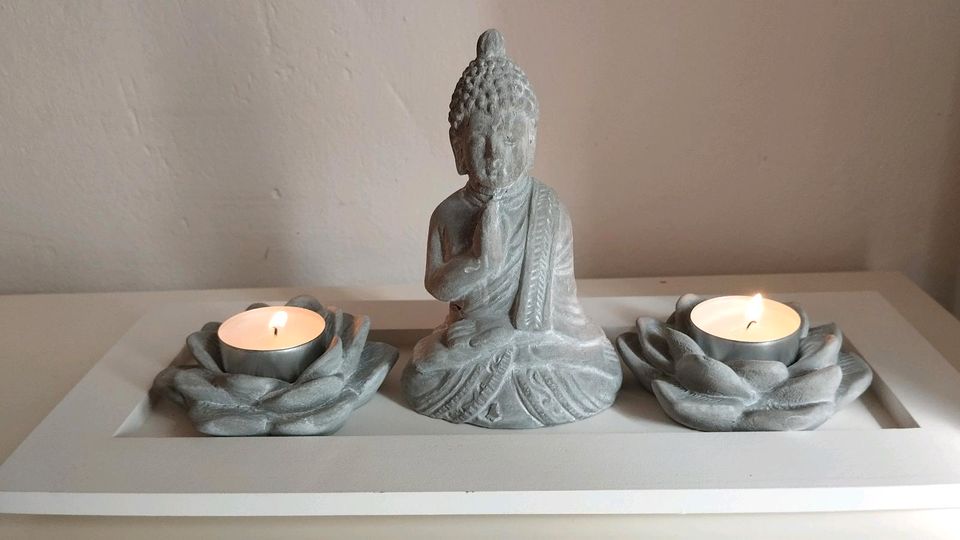 Zen-Garten - Tablett mit Buddha und Lotosblüten Teelichthaltern in Berlin