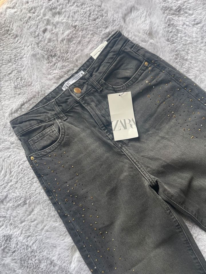 ZARA Jeans - Anthrazit mit edlen Steinen besetzt -Gr 36 NEU in Berlin