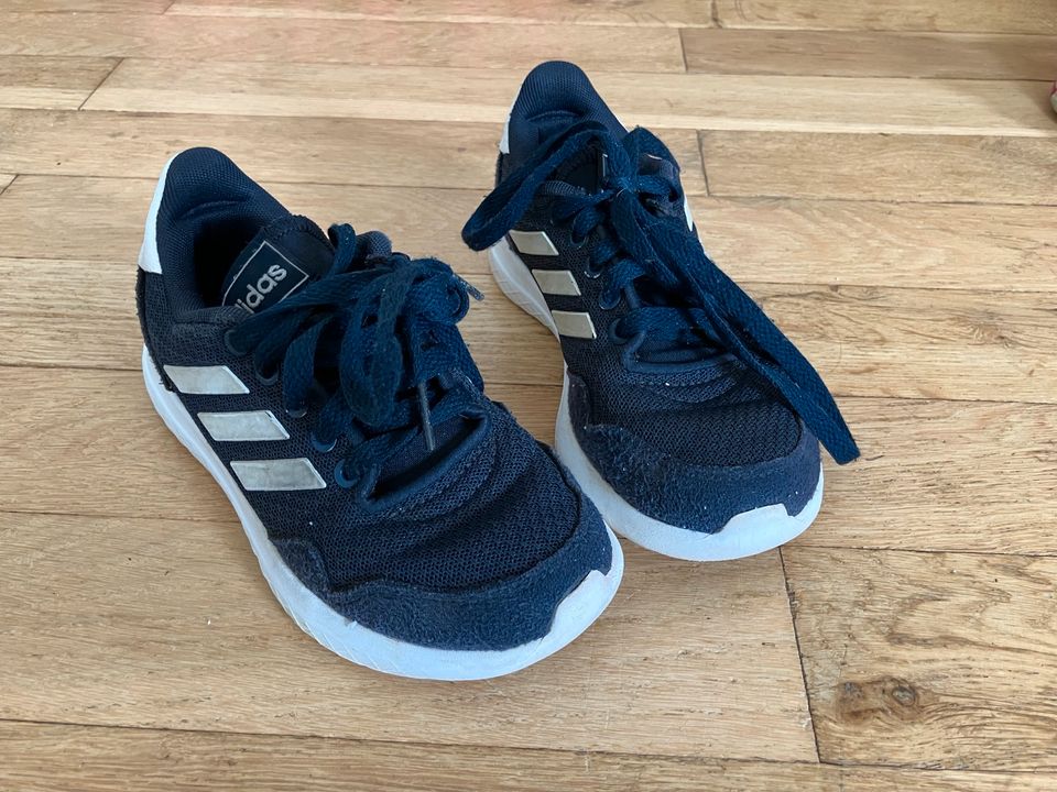 Adidas Turnschuhe Gr.30 anthrazit in München