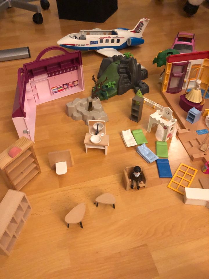 Riesen Playmobil Sammlung, keine kompletten Sets in Schwieberdingen