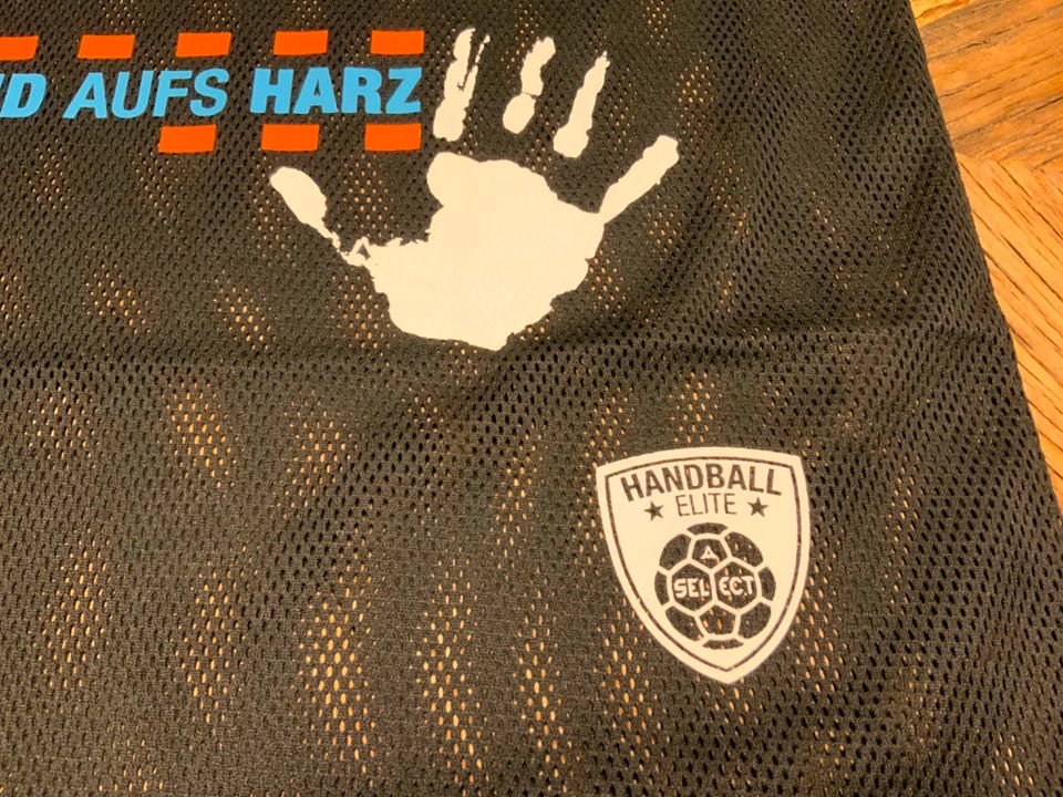 Handballtasche aus Netzgewebe der Fa. Select in Ehringshausen