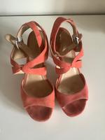 Top Lloyd Sommerschuhe Sandalen Riemenpumps Gr. 38 Wildleder Nordrhein-Westfalen - Bocholt Vorschau