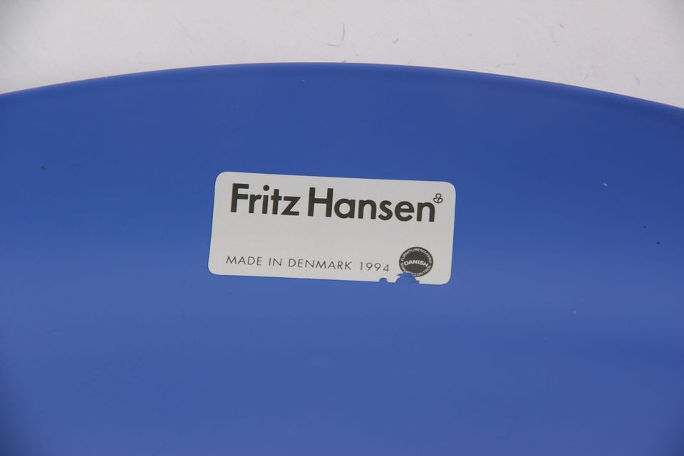 Arne Jacobsen 3107, 6 blaue Stühle von Fritz Hansen in Stuttgart