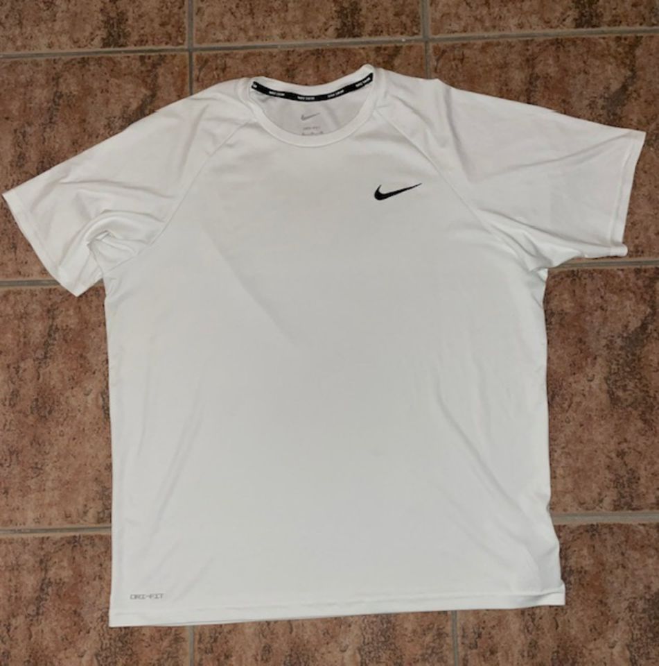 Trikot T-Shirt Herren Shirt Gr. XL    Nike in Seelze