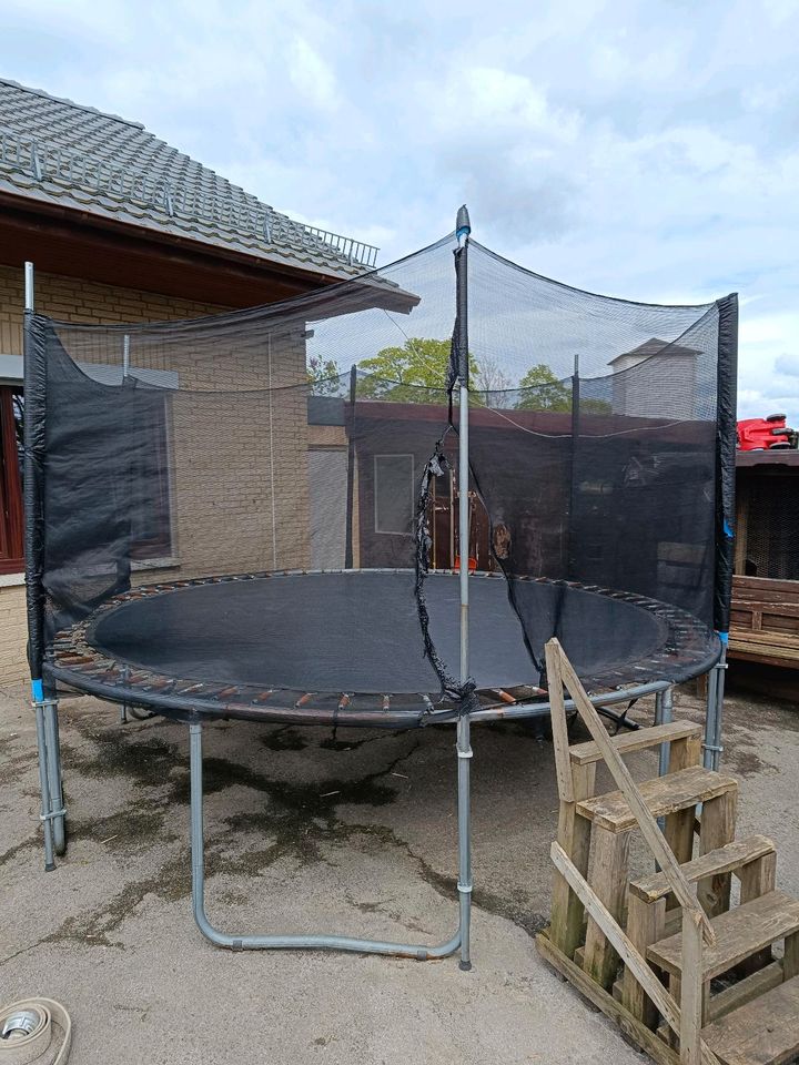 Trampolin 4m in Duingen