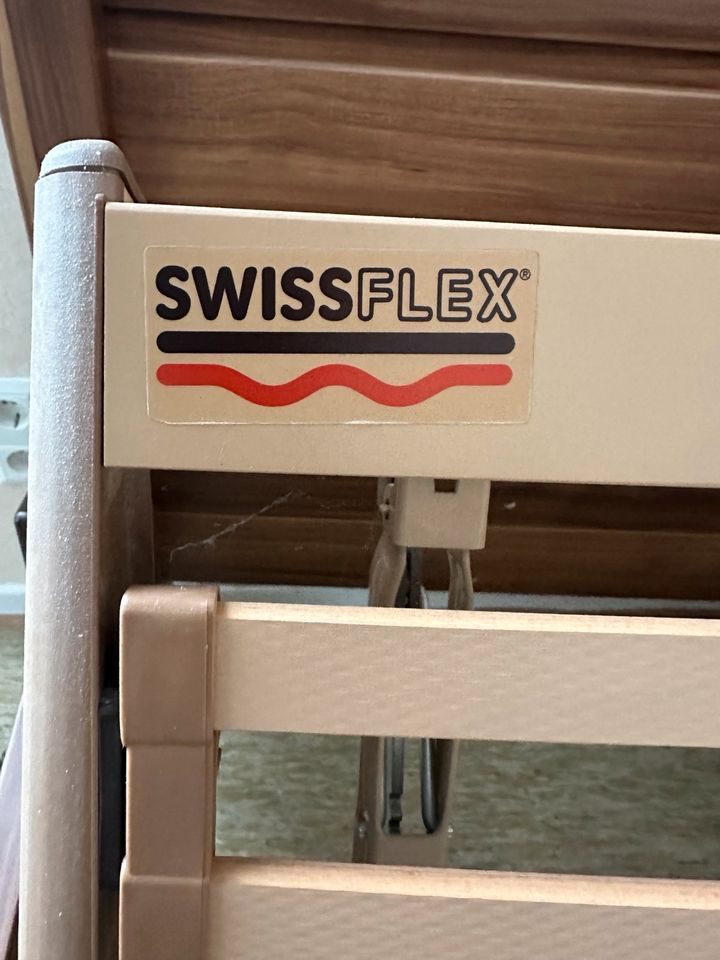 elektrisches Bett mit Fernbedienung Senioren Swissflex Tempur in Usingen