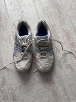 Asics Turnschuhe, Hallenschuhe Schulsport Größe 38 Köln - Rath-Heumar Vorschau