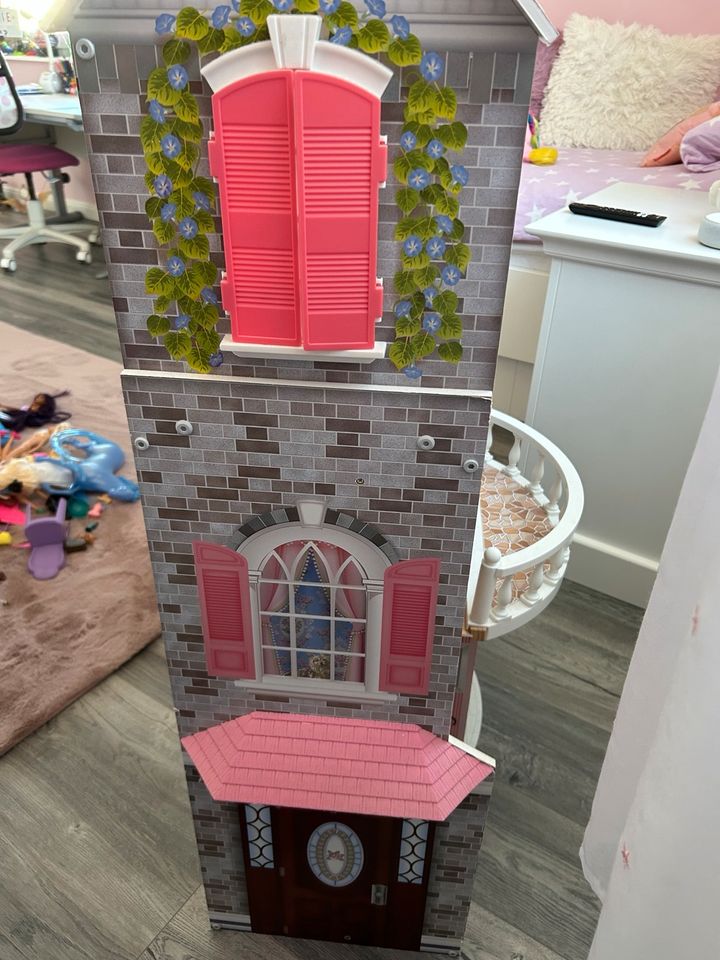 Kidkraft Puppenhaus / Barbie Haus mit Funktion in Wesseling