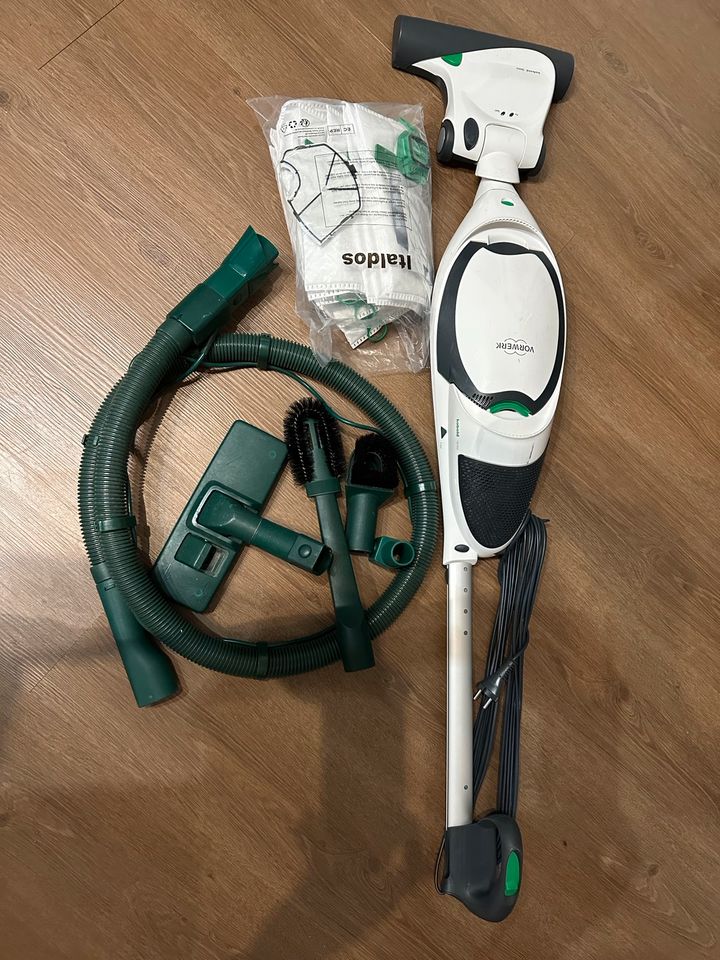 Vorwerk Staubsauger Kobold SBK 150 mit Bürste EB 370 in Edenkoben