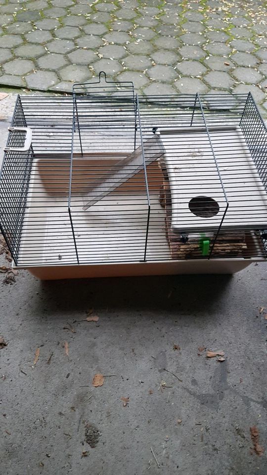 Hamsterkäfig mit Haus in Frechen