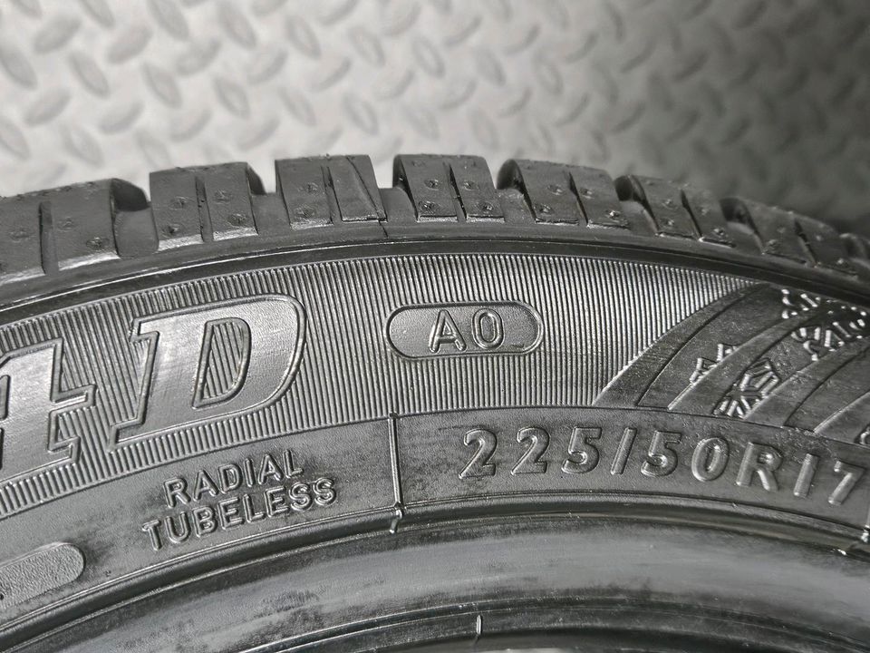 2x Winterreifen 225/50R17 98H XL Dunlop Wintersport 4D NEU M+S in Hattingen