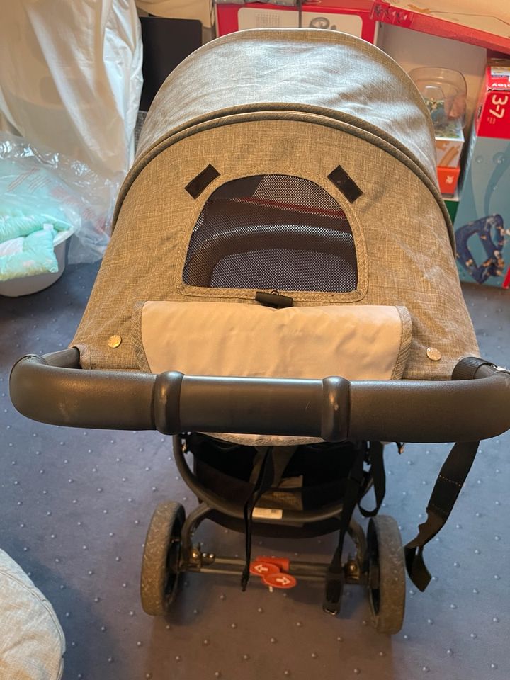 Valco Baby snap Kinderwagen mit Babyschalenaufsatz in Holzgerlingen