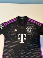 SACHA BOEY BAYERN TRIKOT CL 23/24 AUSWÄRTS. Nordrhein-Westfalen - Kamp-Lintfort Vorschau