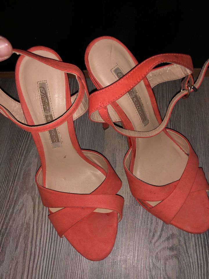 Plateau High Heels Sandaletten Sandalen 37 Buffalo London in Solingen