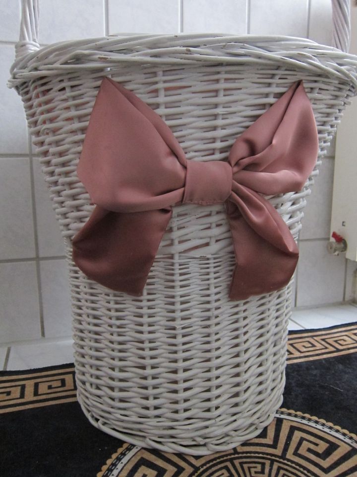 Rattan-Korb mit Henkel und Stoffverkleidung,Weide-Wäschekorb,Deko in Meerane