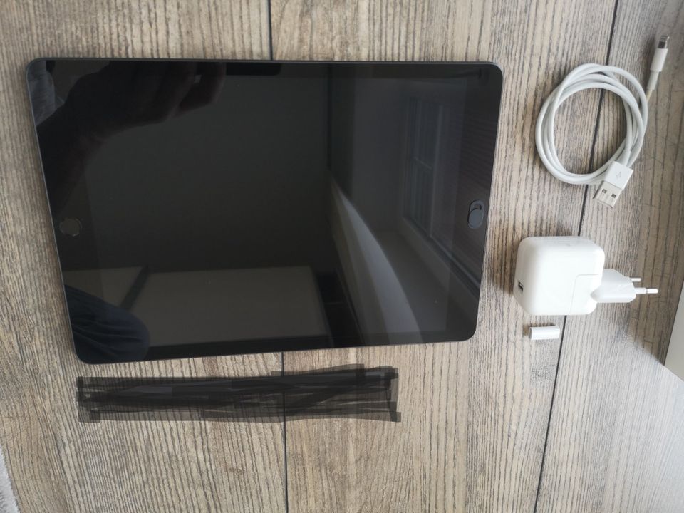 Apple iPad 7th Gen | Wi-Fi | 32GB | Space Gray in Ludwigshafen