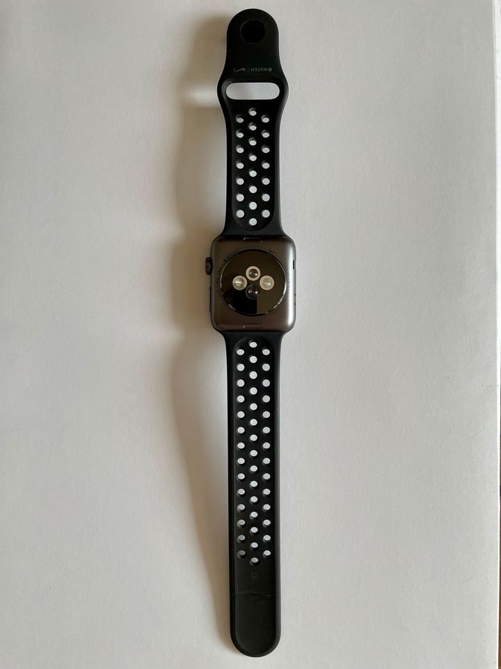 Apple Watch Series 2 Nike Edition - Top-Zustand! in Essen