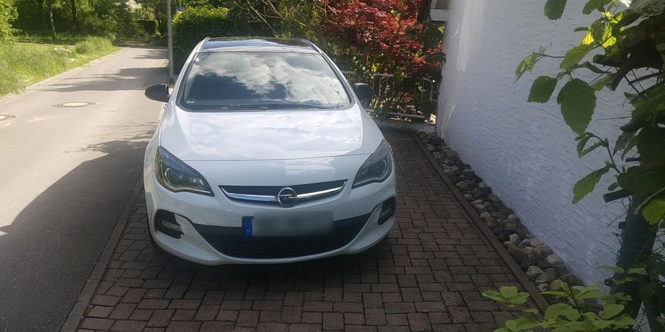 Opel Astra J Sportstourer 2.0 Exklusiv - OPC Line in Bamberg