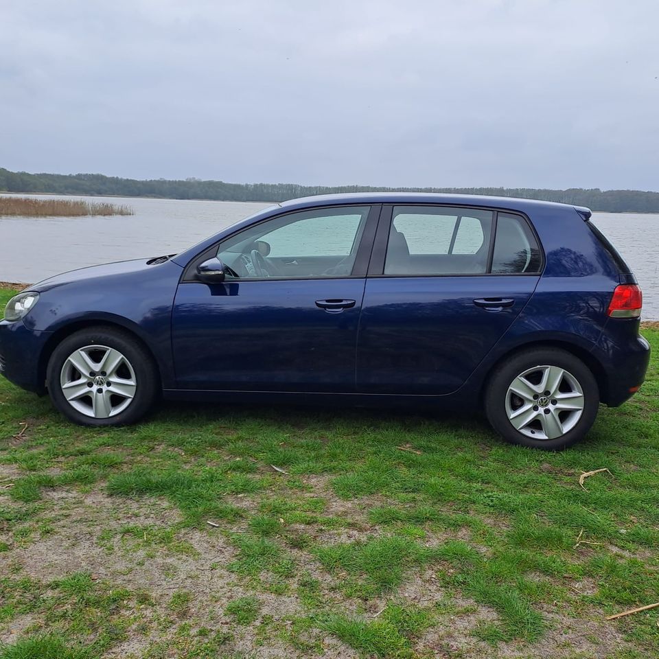 Golf 6 Garagenwagen Klima in Röbel